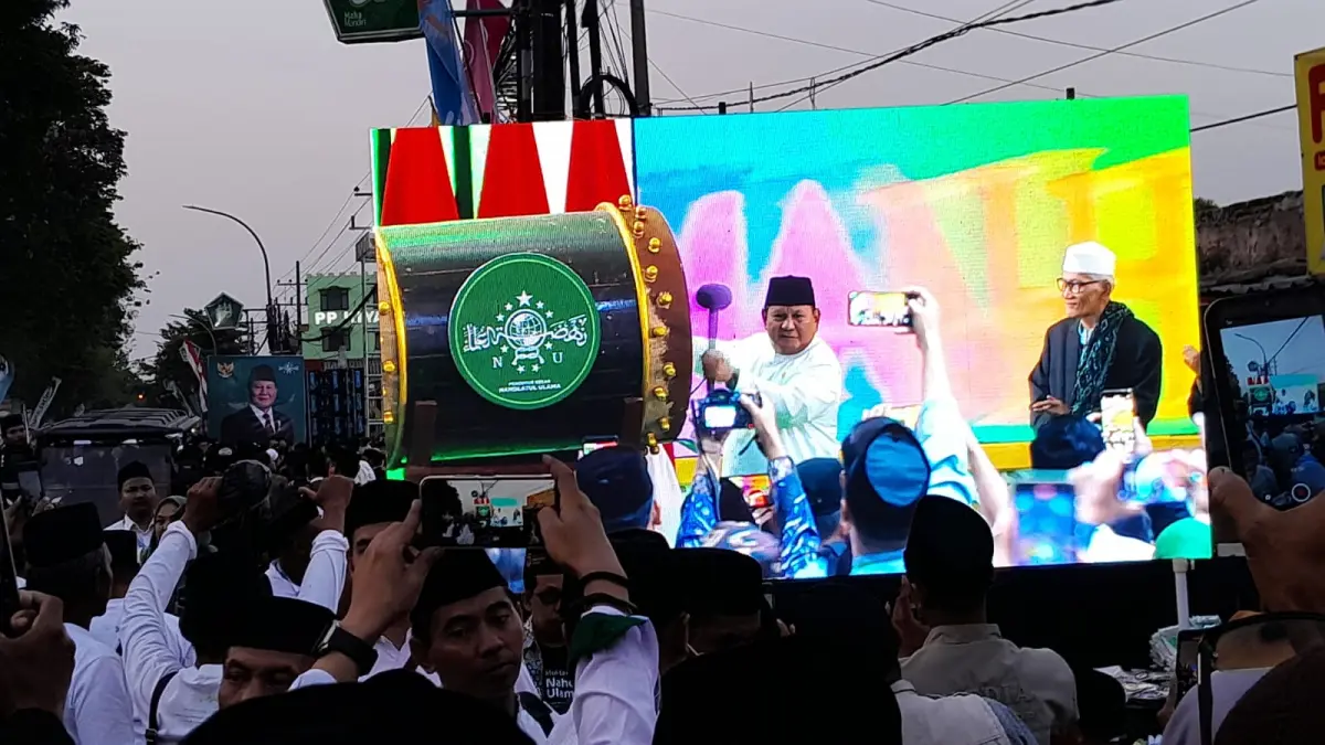 PUKUL BEDUK: Presiden RI Prabowo Subianto membuka Muktamar ke-35 di Jombang, Jawa Timur.
