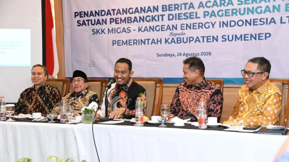 SAMBUT BAIK: Bupati Sumenep Achmad Fauzi Wongsojudo menyampaikan sambutan dalam acara penandatanganan BAST SPD Pagerungan Besar SKK Migas-KEI kepada Pemkab Sumenep di Surabaya, Senin (24/8).