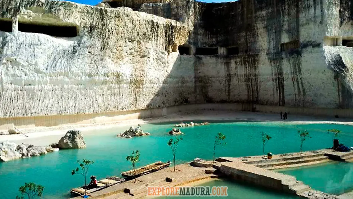 Wisata Bukit Jaddih Bangkalan, Pesona Bukit Kapur Putih dan Kolam Unik yang Jadi Magnet Liburan di Pulau Madura