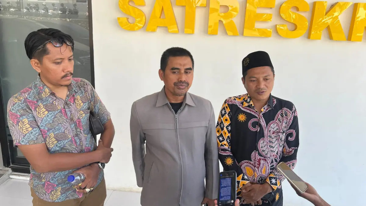 SERIUS: Ketua PDM Pamekasan Azis Ashari bersama Wakil Bidang Hukum dan HAM Ainor Ridha mendatangi Polres Pamekasan, Kamis (27/8).