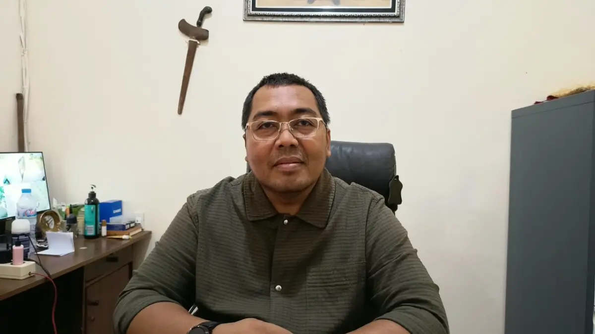 BERI PENJELASAN: Kuasa hukum pelapor, Bahtiar Pradinata saat ditemui di kantornya, Sabtu (12/8).