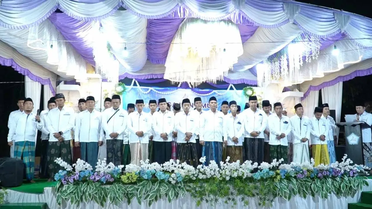 KOMPAK:  Anggota GLB  membaca ikrar setia dalam rangka memperkuat persatuan serta komitmen.