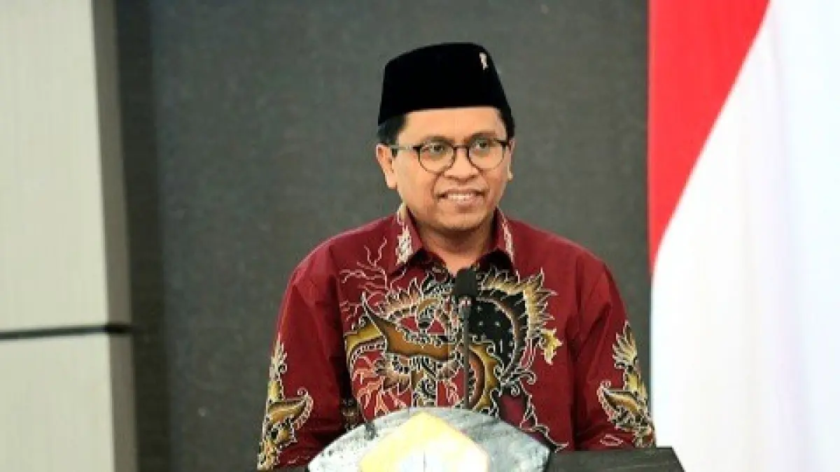 INTELEKTUAL: Dubes RI untuk Tunisia Zuhairi Misrawi memaparkan materi dalam kuliah tamu di Aula Syaikhona Muhammad Kholil Lantai 10 Gedung Rektorat UTM Jumat (4/9). (UTM UNTUK JPRM)