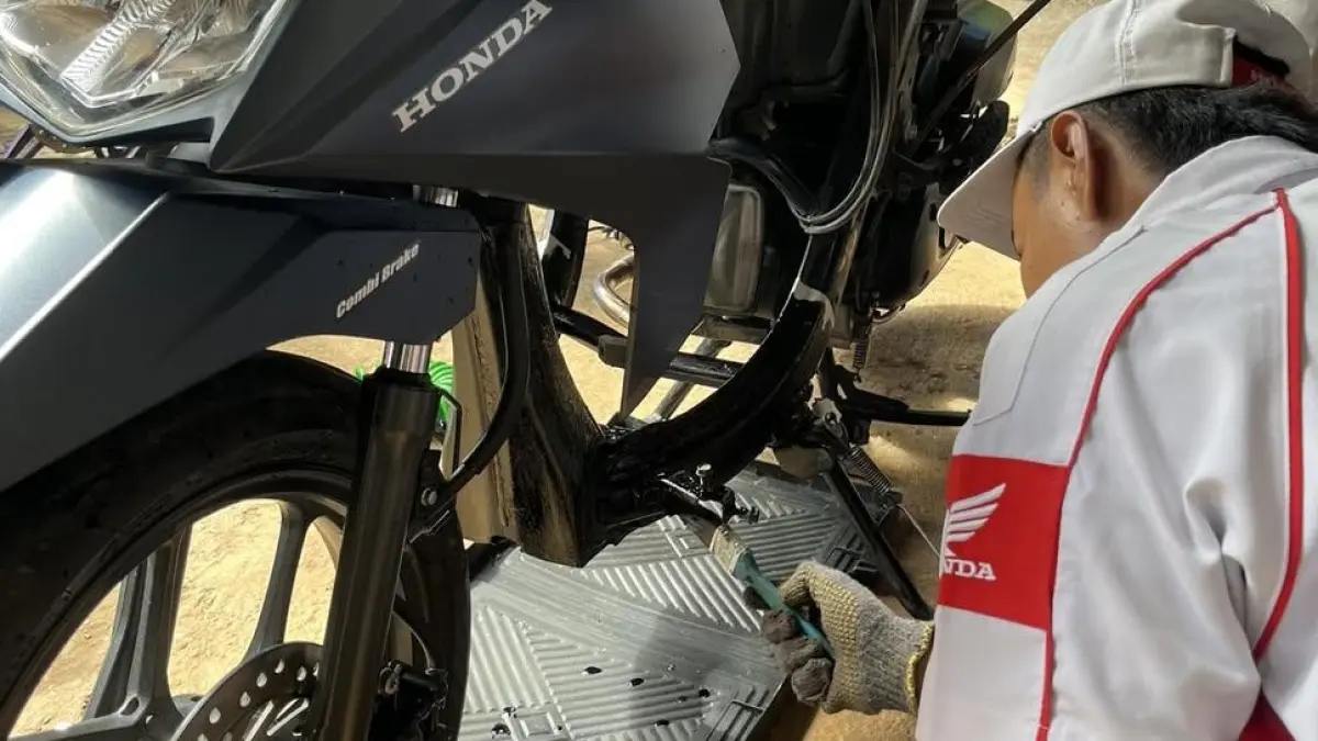 Cara membersihkan Rangka eSAF Honda BeAT