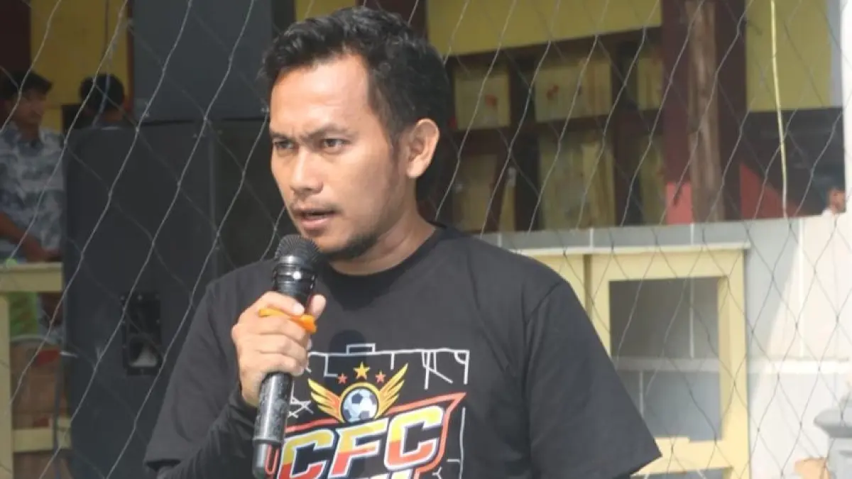 SPORTIF: Ketua Panitia CFC XII 2026 Rozi Ma’ruf menyampaikan sambutan dalam pembukaan CFC XII 2026 di Smada Sumenep, Rabu (9/9).