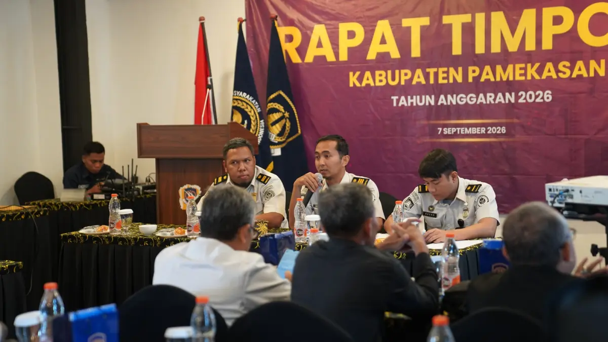 BERGANDENGAN: Kantor Imigrasi Kelas II Non TPI Pamekasan menggelar rapat gabungan di Aula Hotel Odaita, Senin (7/9/2026).
