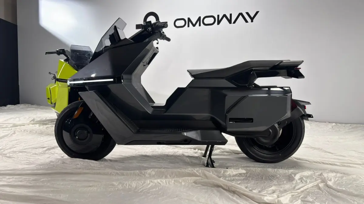 OMOWAY Omo X, Maxi Skuter Listrik Era 3.0 dengan Tenaga 17,4 HP dan Jarak Tempuh hingga 260 Km