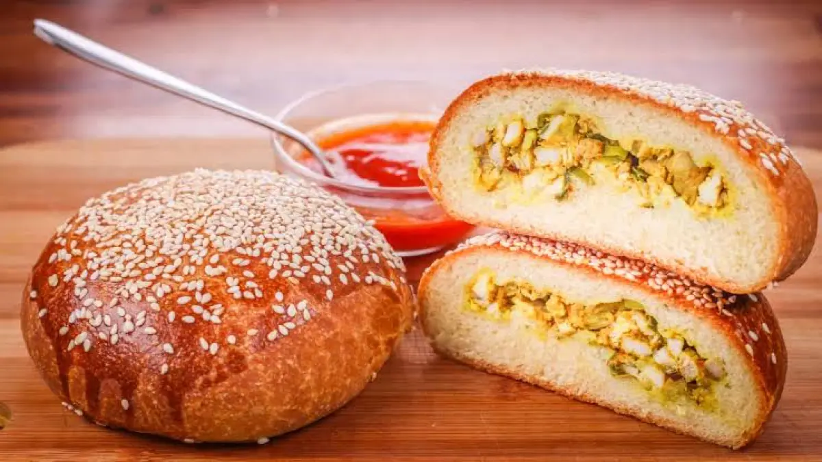 Chicken curry buns