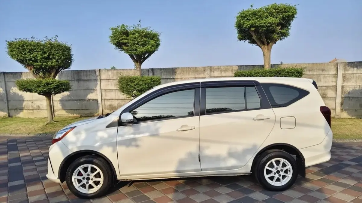 Daihatsu Sigra 1.2R (Threads/@noviaawich)