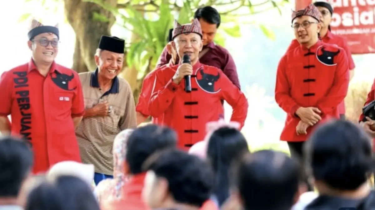 Ketua DPD PDI Perjuangan Jatim MH Said Abdullah saat menyapa warga Banyuwangi.