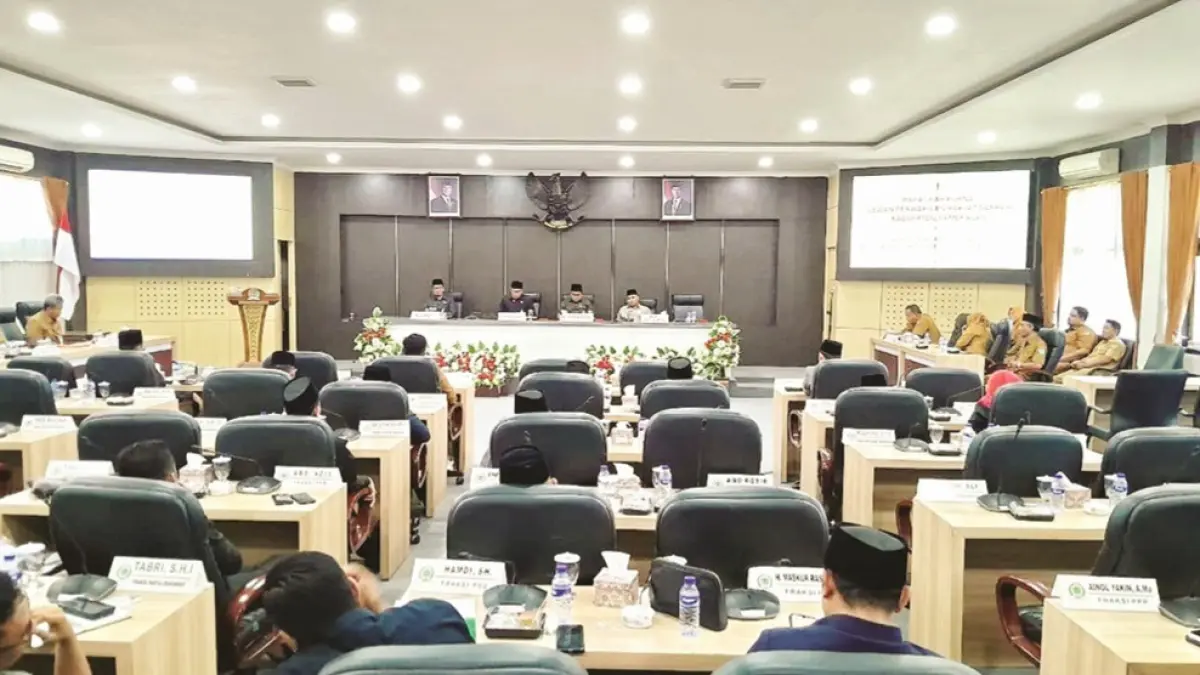 TERBUKA: DPRD Pamekasan melaksanakan rapat paripurna Penyampaian Nota Keuangan Pemerintah mengenai Raperda P-APBD 2026, Senin (21/9). (M. KHOLIL RAMLI/JPRM)