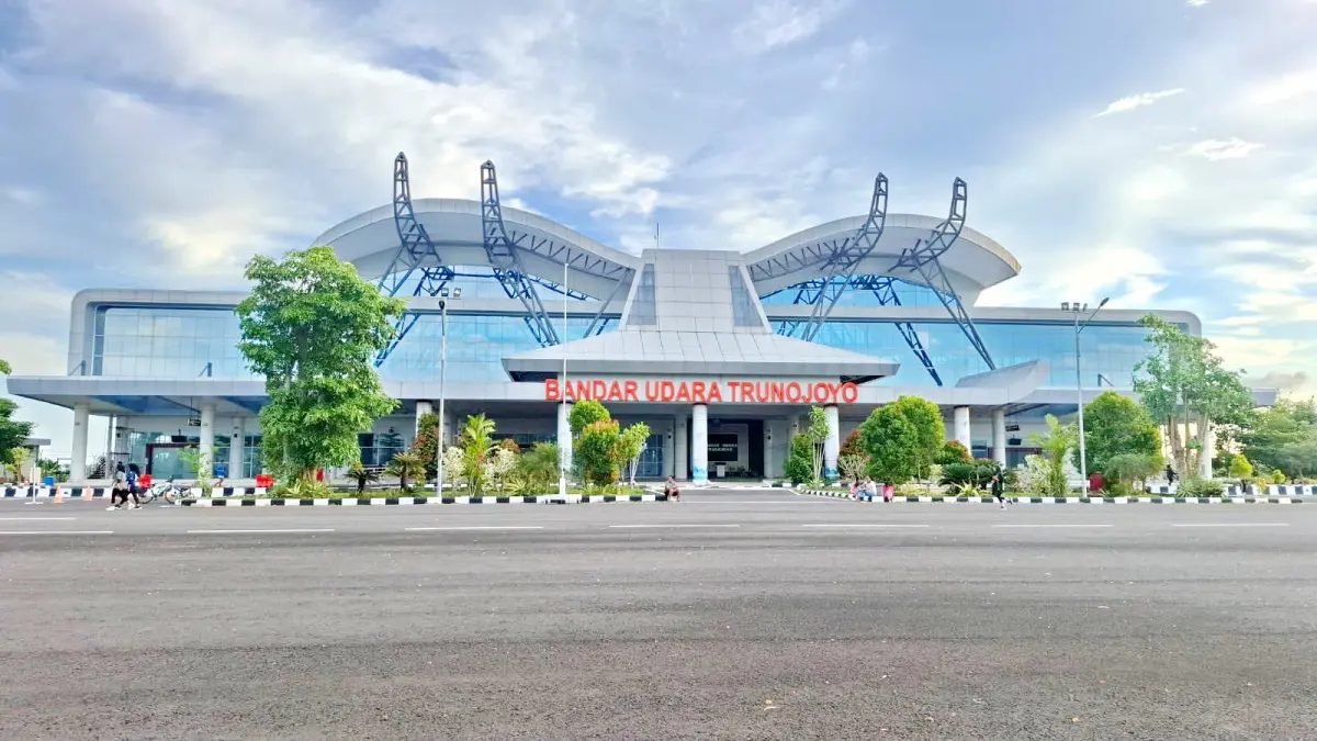 MEGAH: Keberadaan Bandara Trunojoyo yang berlokasi di Desa Kacongan, Kecamatan Kota, Selasa (22/9).