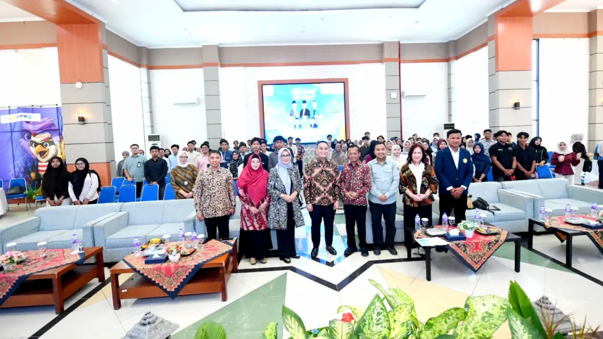 ANTUSIAS: Jajaran sivitas akademika UTM mengikuti forum diskusi Kamis (24/9). (UTM UNTUK JPRM)