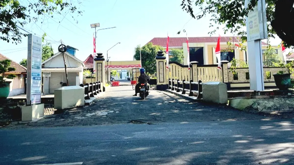 MEGAH: Keberadaan Mapolresta Sumenep di Desa Pabian, Kecamatan Kota, Kamis (24/9). (MOH. IQBAL/JPRM)