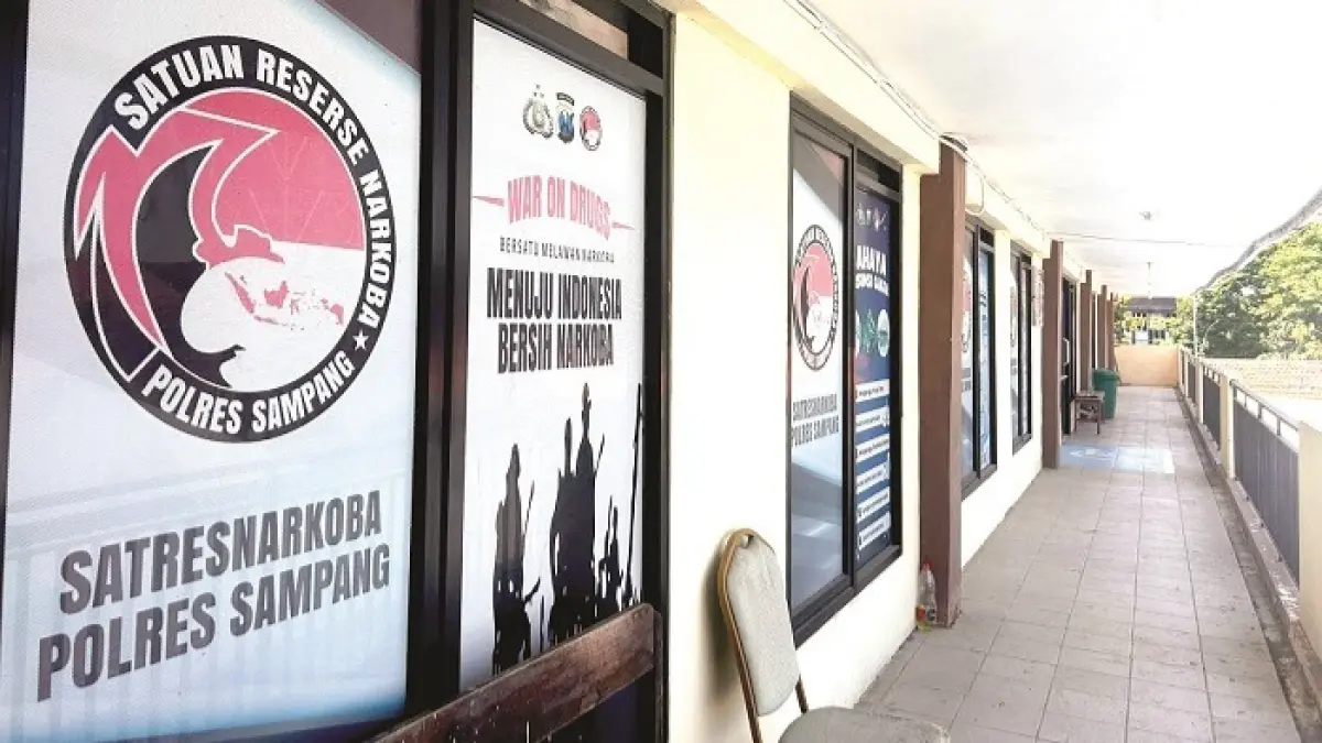 SEPI: Suasana Kantor Satnarkoba Polres Sampang sepi Kamis (8/10). (UBAIDILLAHIR RA’IE/JPRM)
