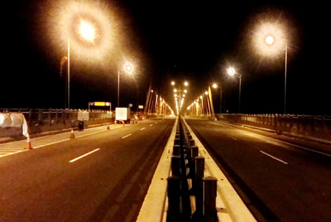 Butuh Rp 3 M agar Lampu Hias Suramadu Nyala
