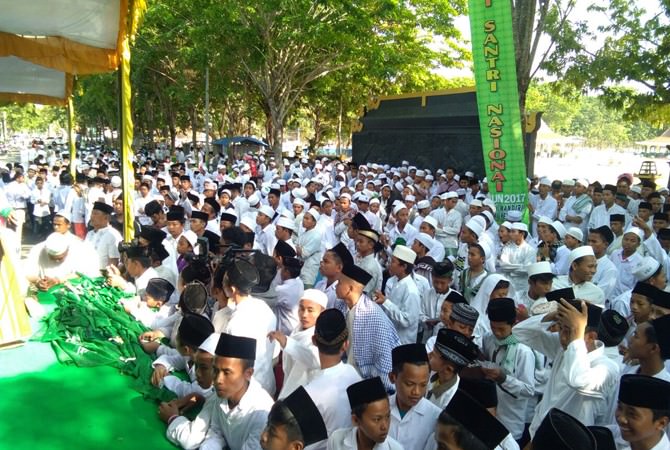 kemeriahan hari santri nasional, hari santri nasional, jalan-jalan