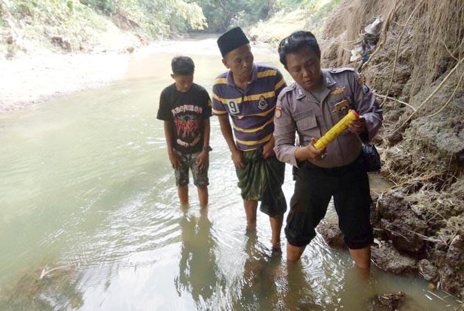 Dikira Mainan, Roket Parasut Meledak