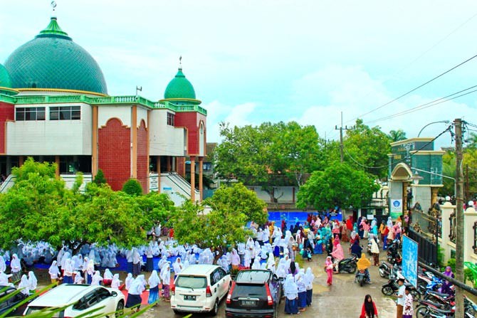 Ponpes Al-Hikam Peringati Maulid Nabi