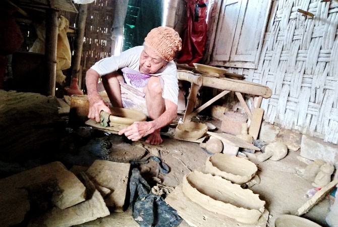 Kreativitas Mbah Supar, Perajin Gerabah Lintas Generasi