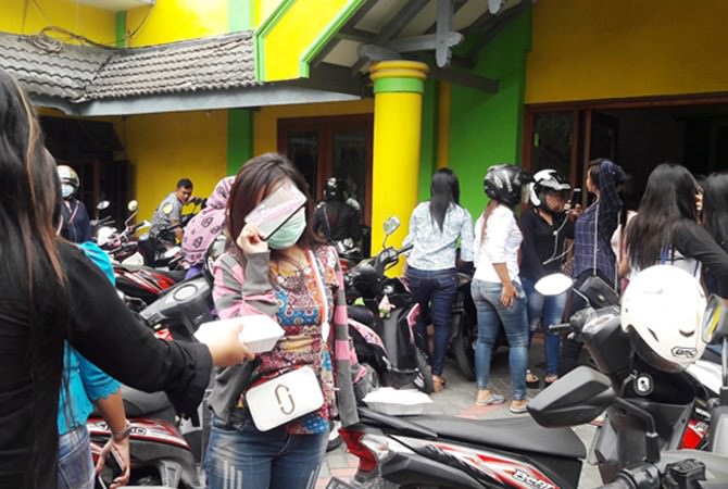 Pemandu Lagu Sedih Dinilai Negatif