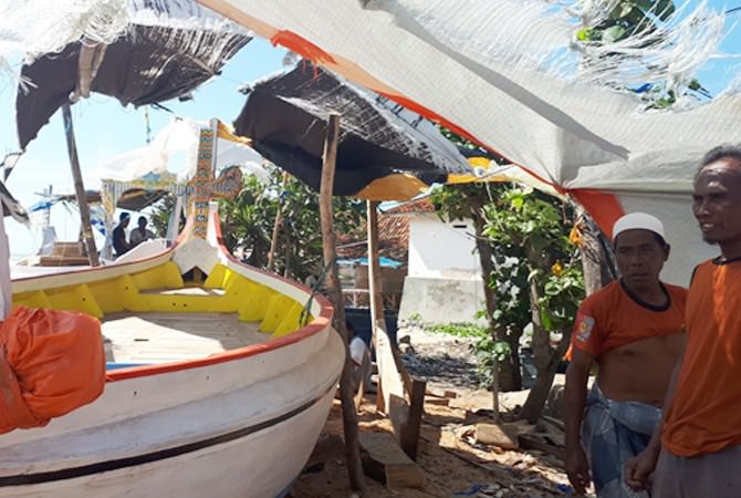 Uniknya Pembuatan Perahu Kayu di Pesisir Pantai Utara