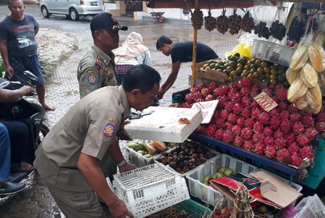 Reaksi PKL Saat Ditertibkan Aparat Penegak Perda