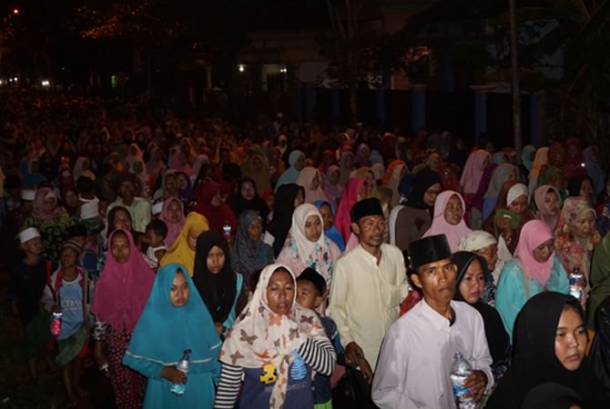 Burdah Keliling Diikuti Belasan Ribu Warga Lintas Kecamatan
