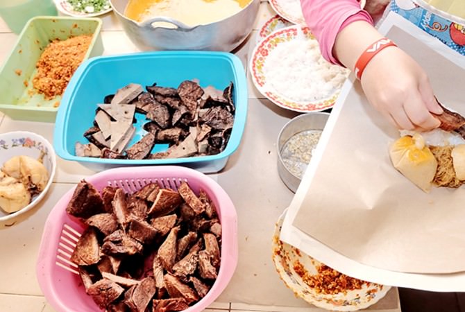 Nasi Campur, Rawon, dan Petis Amboina Tetap Favorit