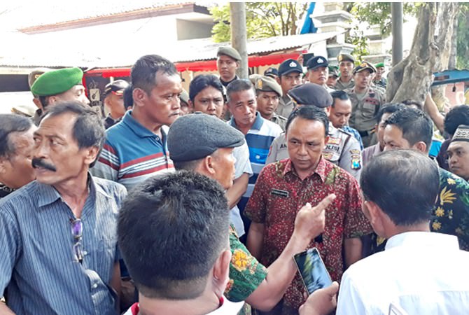 Aparat Desa-Warga Tolak Penertiban Aset