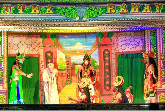 Pergelaran Topeng Dalang Meriah