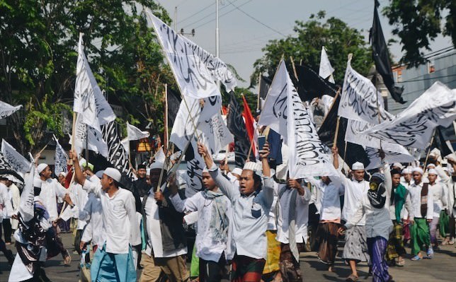 Bela Bendera Tauhid, Ribuan Massa Tuntut  Banser Dibubarkan