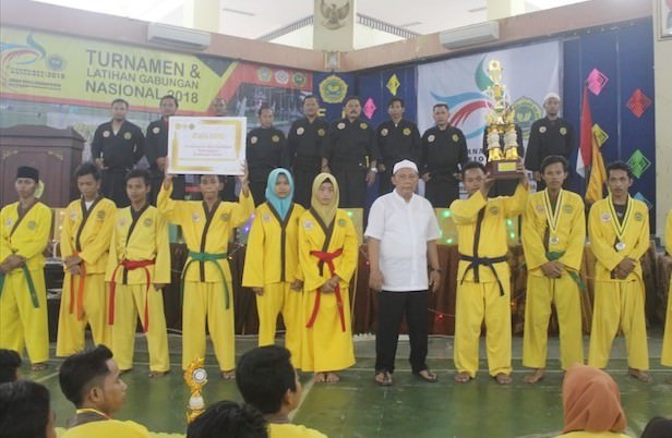 Kamal Sabet Juara Umum Turnamen Tiga Serangkai