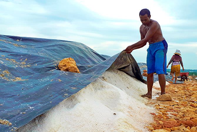 Hujan Turun, Produksi Garam Terhenti