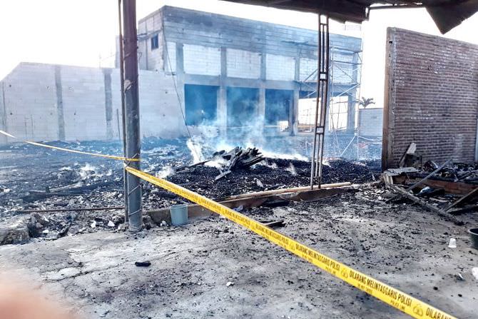 Kesaksian Warga terhadap Kebakaran Rumah Makan Asela
