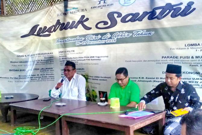 Diskusi Politik ala Santri Maju Tak Gentar Membela yang Bayar
