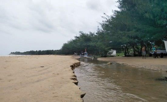 Pantai Badur Tak Dapat ABPD, Disparbud Sumenep Terganjal Status Lahan