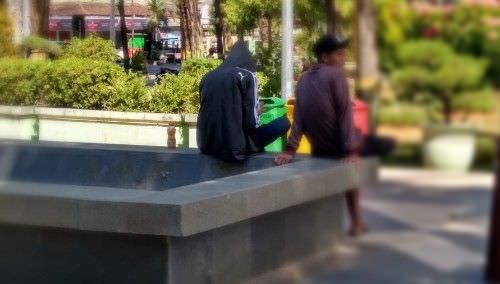 Miris, Pengunjung Taman Adipura Tak Malu Makan dan Minum di Siang Hari