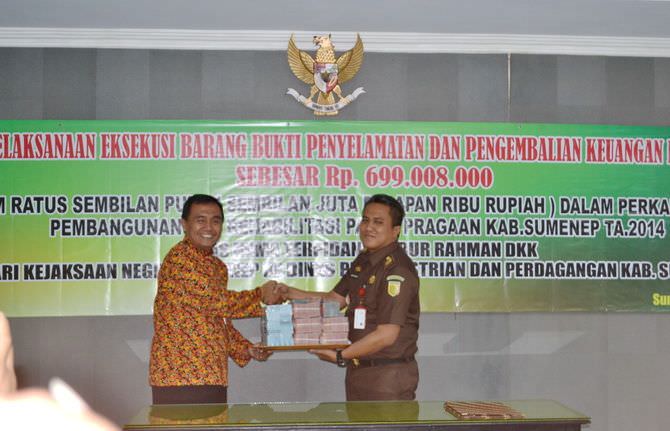 Kejaksaan Kembalikan Uang Kasus Pasar Pragaan