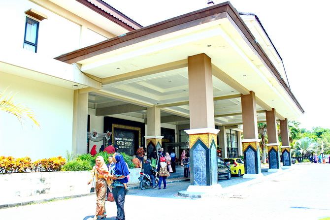 Ambil Alih Pengelolaan Gedung Rato Ebuh