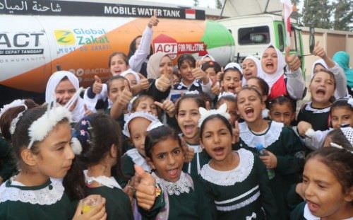 Seminggu, HWT-ACT Salurkan Bantuan Air Bagi 19.400 Warga Palestina