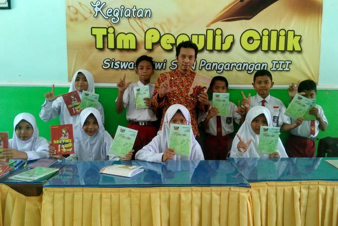 S. Herianto, Guru SD yang Produktif Hasilkan Buku