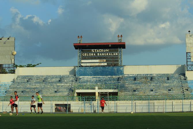 Tribun Utara-Selatan SGB Butuh Rp 15 Miliar