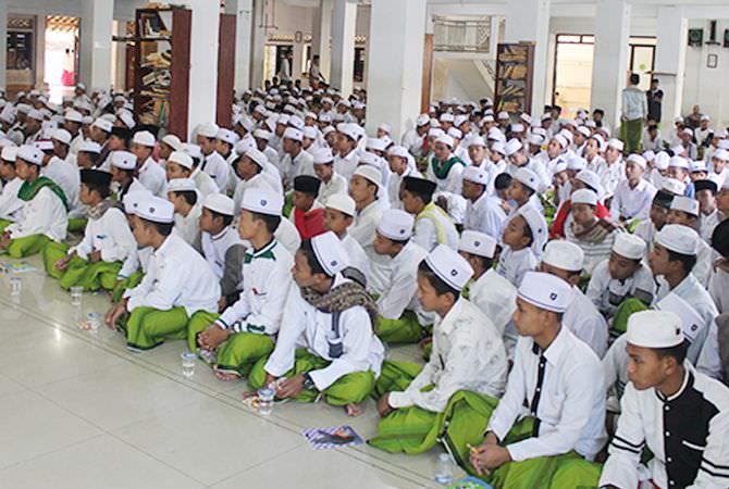 Legislatif Bahas Rancangan Perda Pesantren