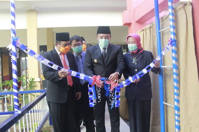 Bupati Resmikan Laboratorium PCR