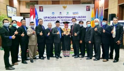 UT Surabaya Menjangkau Yang Tidak Terjangkau