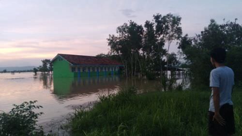 65-rumah-warga-sumenep-terendam-banjir