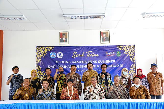 bupati-resmikan-pens-kampus-negeri-pertama-di-sumenep