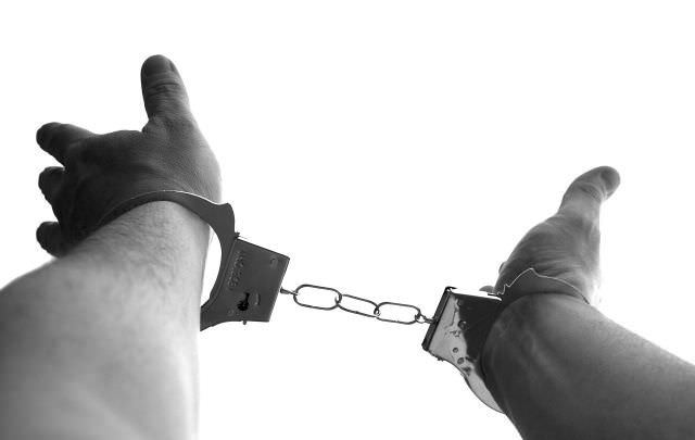 mahasiswi-diciduk-polisi-gara-gara-penipuan-jual-beli-minyak-goreng