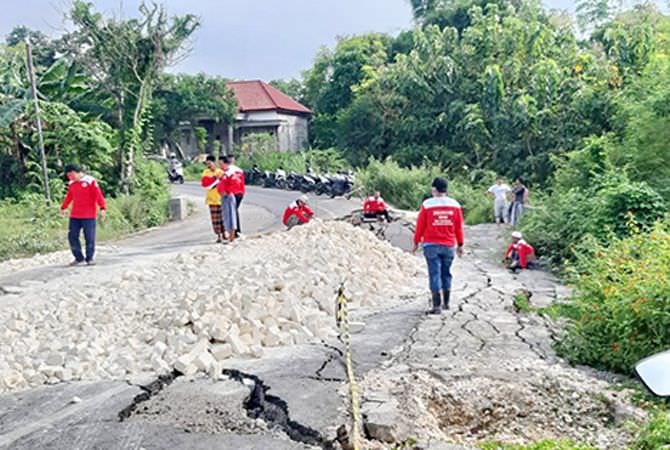 perbaikan-jalan-pasean-dianggarkan-rp-1-m
